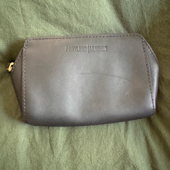 Portland Leather Goods zip-tight belt bag in smooth black. - Picture 1 of 7
